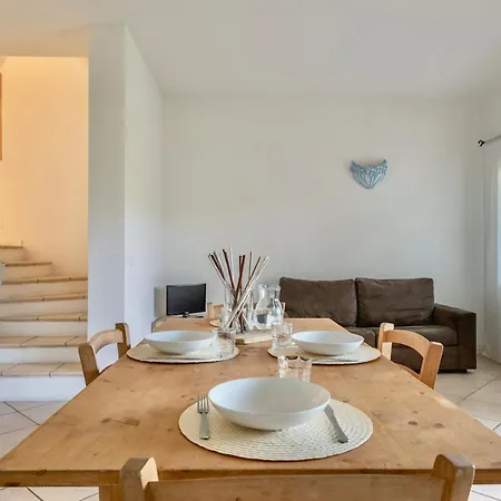 Con Piscina A 4 Km Da Baja Sardinia Aparthotel