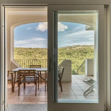 Con Piscina A 4 Km Da Baja Sardinia 3*