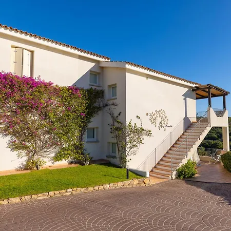 Hotel apartamentowy Con Piscina A 4 Km Da Baja Sardinia Cala Bitta