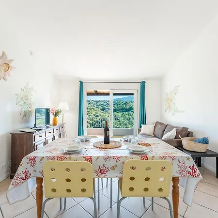 Ea Bianca Aparthotel