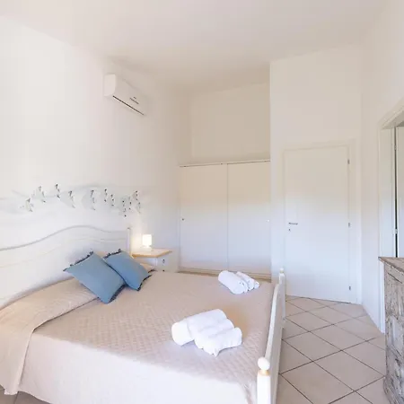 Ea Bianca Aparthotel